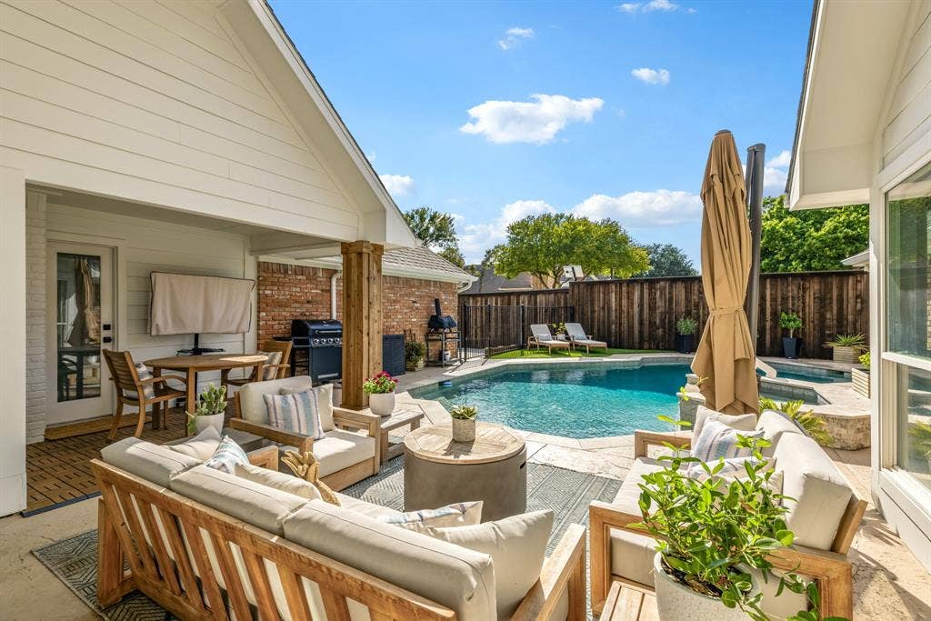 1801 Triple Crown Lane, Plano, TX 75093