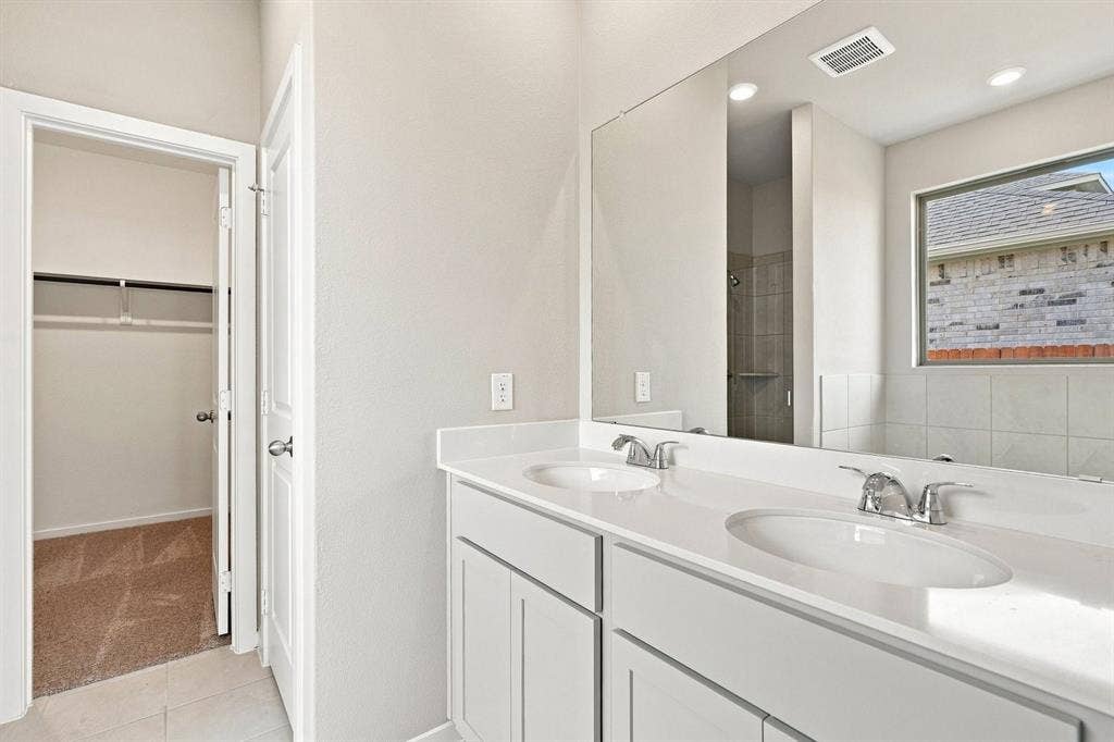 3122 Stroup Way, Heartland, TX 75114 3122 V