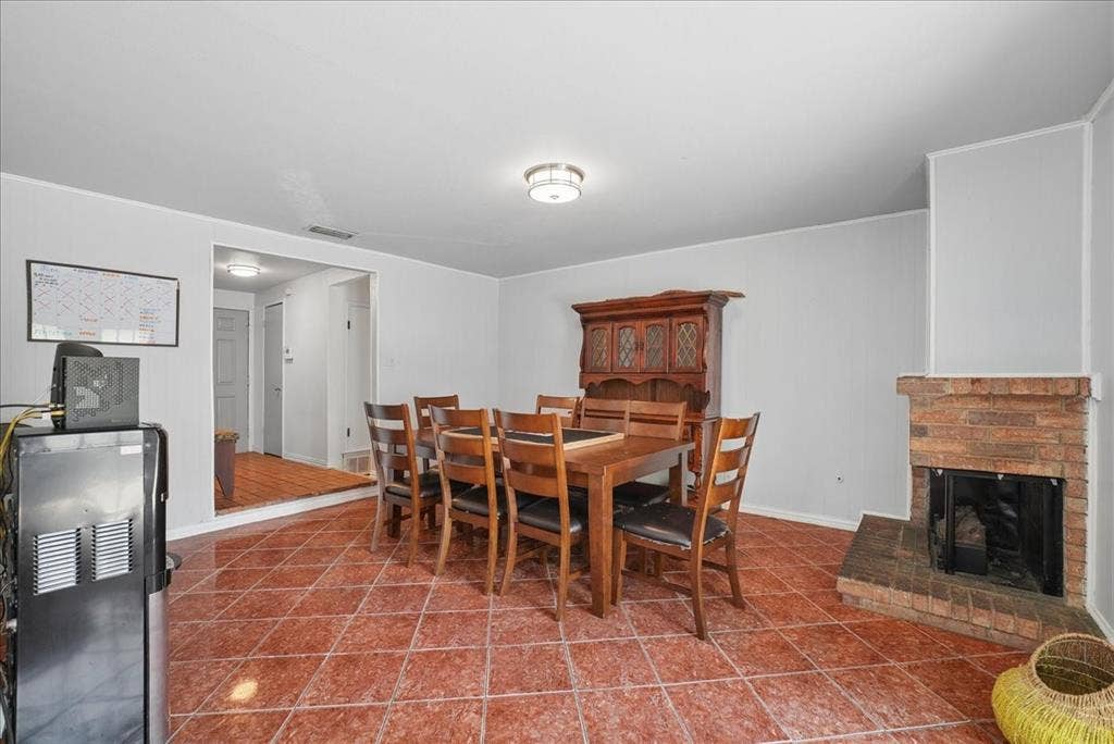2710 Moonriver Lane, Farmers Branch, TX 75234 2710 Moonriver Lane, Farmers Branch, TX 75234