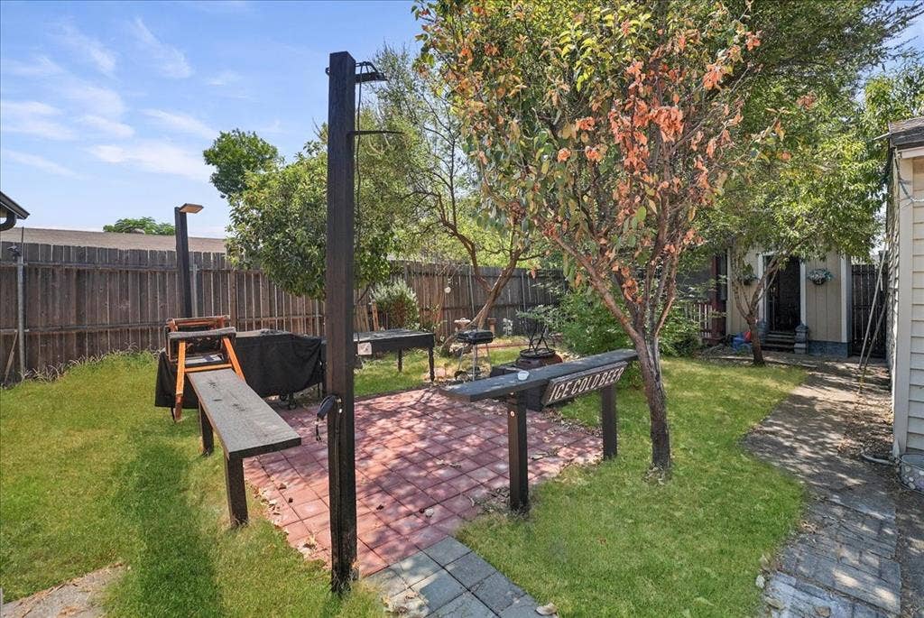 2710 Moonriver Lane, Farmers Branch, TX 75234 2710 Moonriver Lane, Farmers Branch, TX 75234