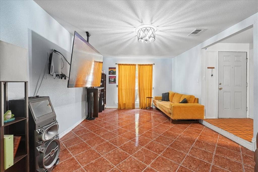 2710 Moonriver Lane, Farmers Branch, TX 75234 2710 Moonriver Lane, Farmers Branch, TX 75234