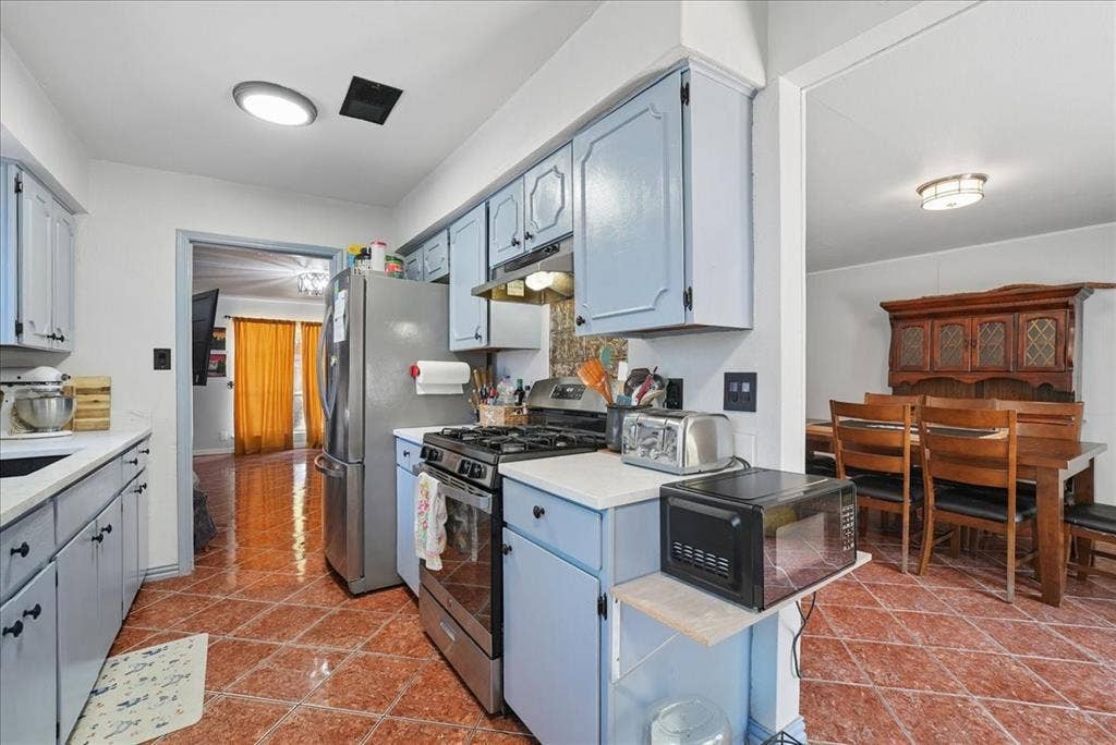 2710 Moonriver Lane, Farmers Branch, TX 75234 2710 Moonriver Lane, Farmers Branch, TX 75234