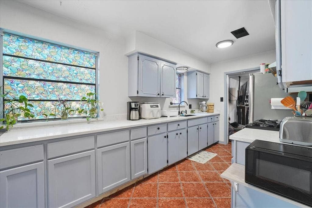 2710 Moonriver Lane, Farmers Branch, TX 75234 2710 Moonriver Lane, Farmers Branch, TX 75234