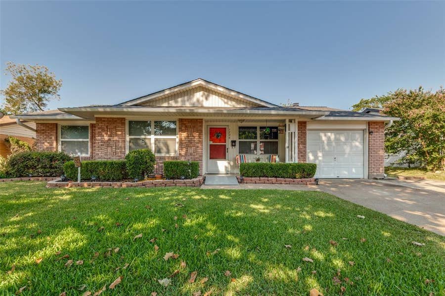 Property photo for 1726 Dorothy Drive, Grand Prairie, TX