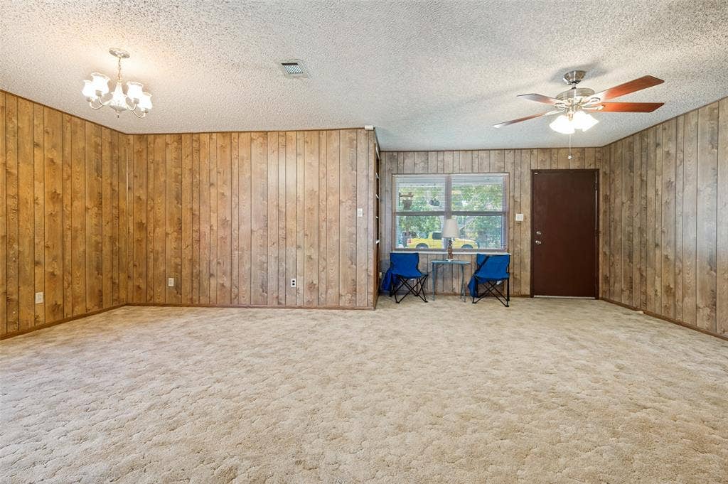 1726 Dorothy Drive, Grand Prairie, TX 75051 Living area