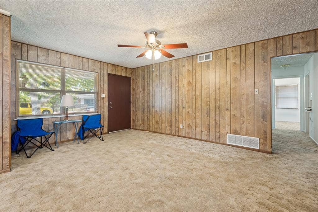 1726 Dorothy Drive, Grand Prairie, TX 75051 Living area