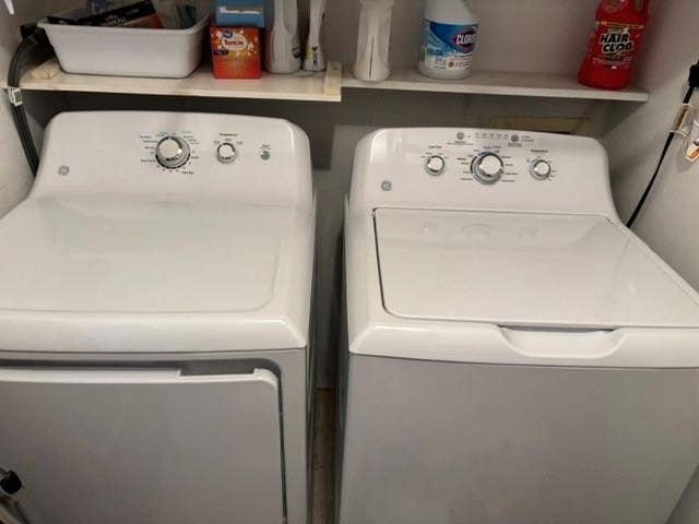 1726 Dorothy Drive, Grand Prairie, TX 75051 Washer & Dryer will stay