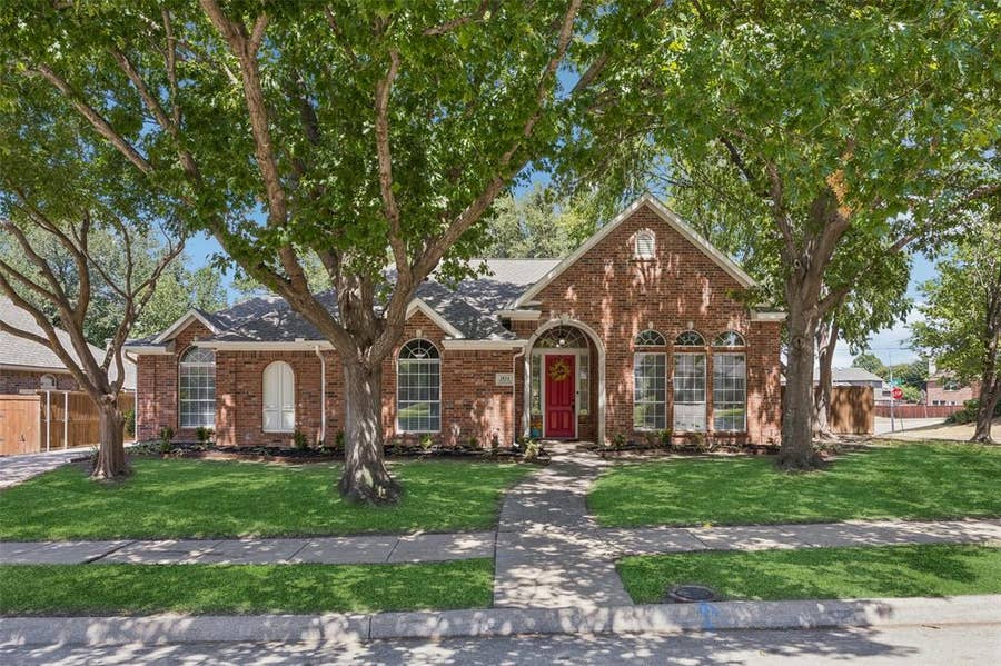 Property photo for 2824 Meadowside Drive, McKinney, TX