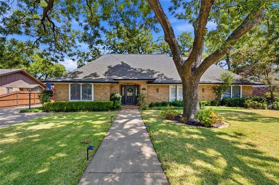 Property photo for 3005 Glasgow Drive, Arlington, TX