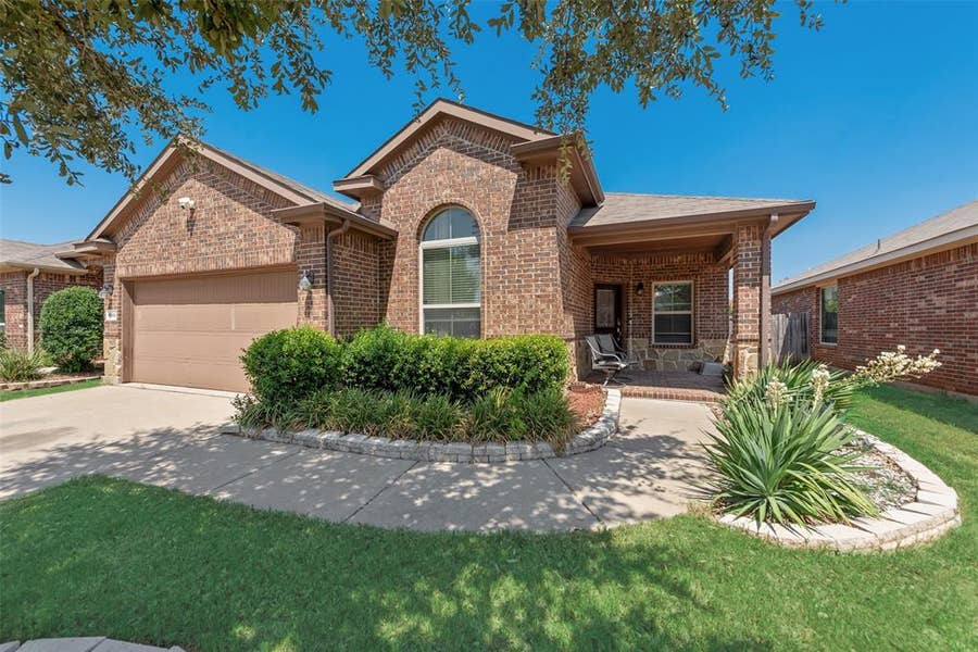 Property photo for 1045 Doe Meadow Drive, Fort Worth, TX