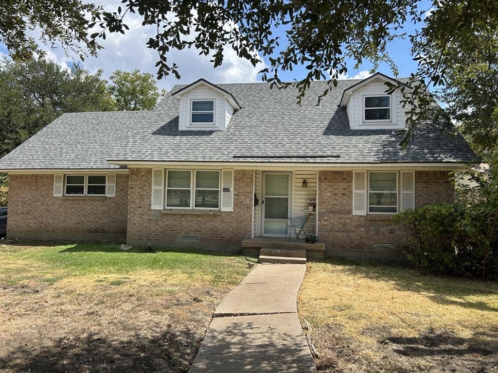 2202 Candleberry Drive, Mesquite, TX 75149 Front of home