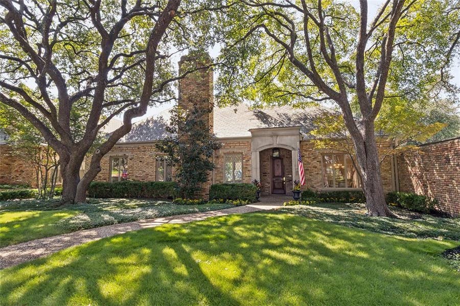 Property photo for 10 Saint Laurent Place, Dallas, TX