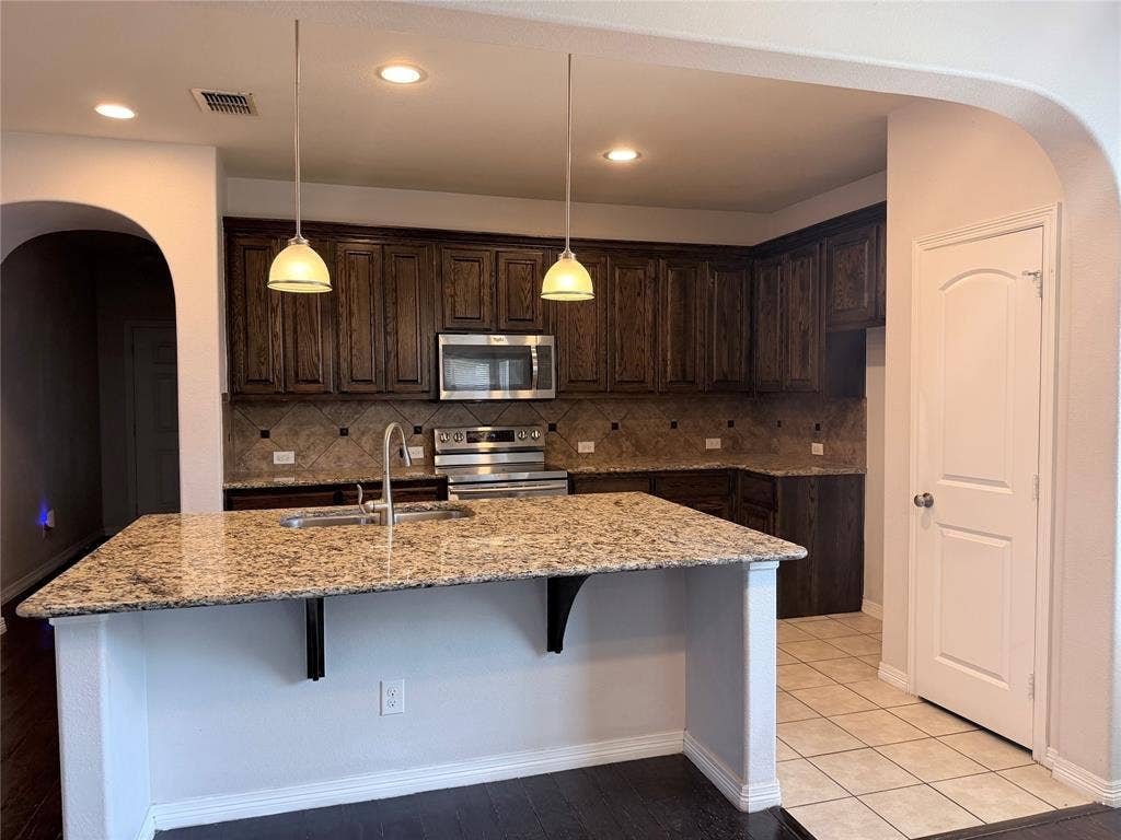 9251 Water Oak Drive, Arlington, TX 76002