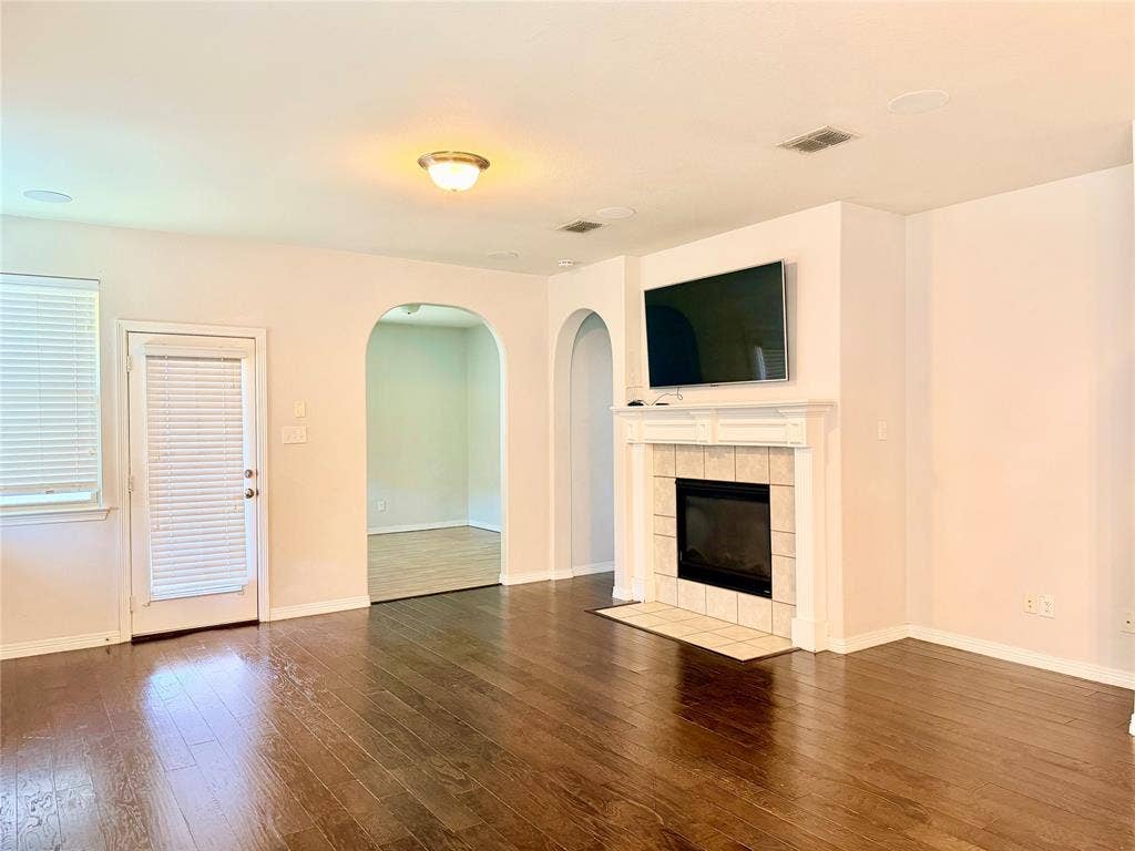 9251 Water Oak Drive, Arlington, TX 76002