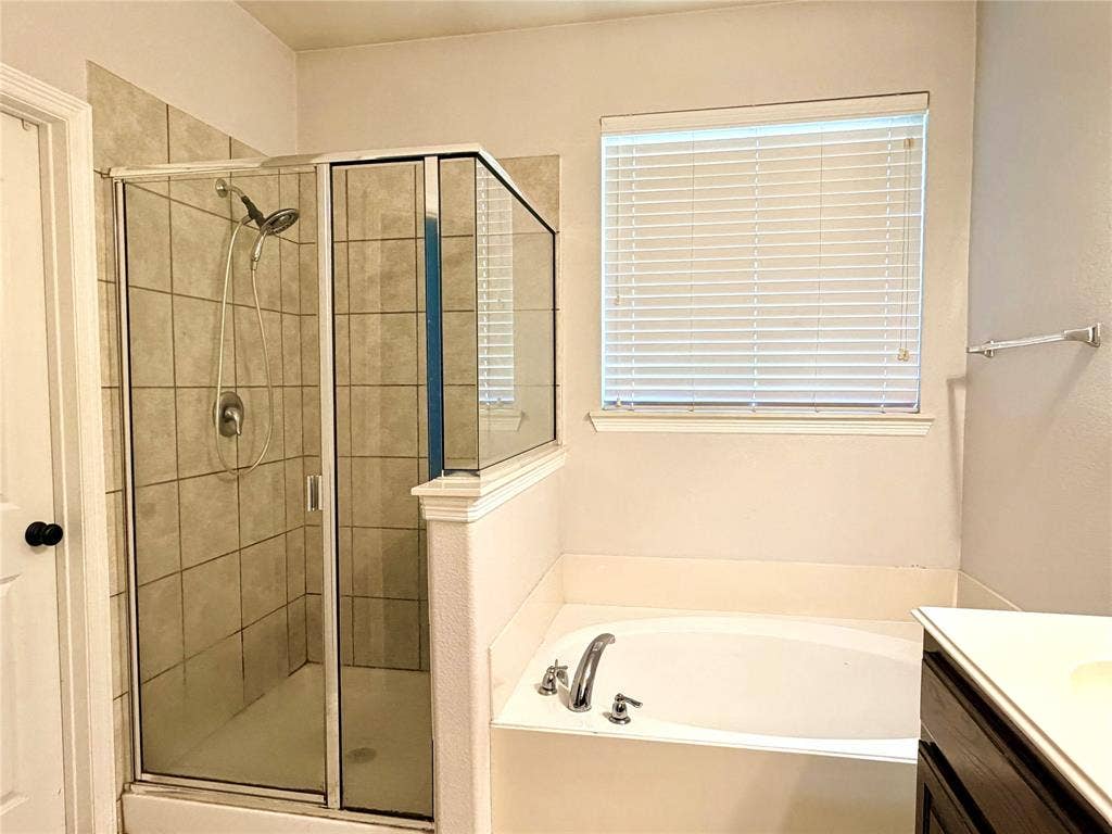 9251 Water Oak Drive, Arlington, TX 76002