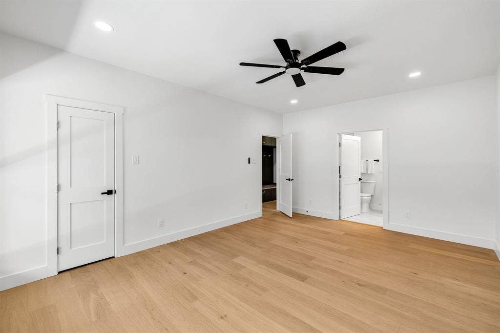 4402 Briargrove Lane, Dallas, TX 75287 4402 Briargrove-Secondary bedroom upstairs