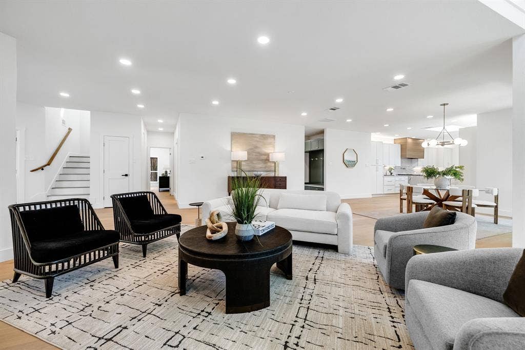 4402 Briargrove Lane, Dallas, TX 75287 4402 Briargrove-Designed for Living. Made for Conversation.