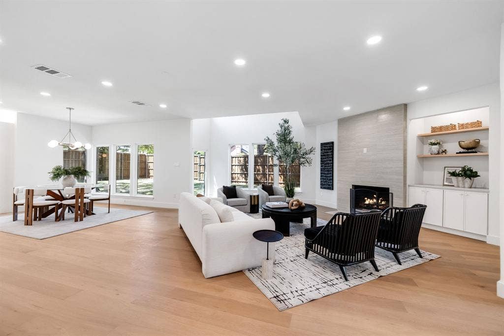 4402 Briargrove Lane, Dallas, TX 75287 4402 Briargrove- Open-concept living and dining space.