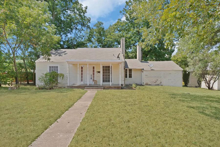 Property photo for 515 Frontier Street, River Oaks, TX