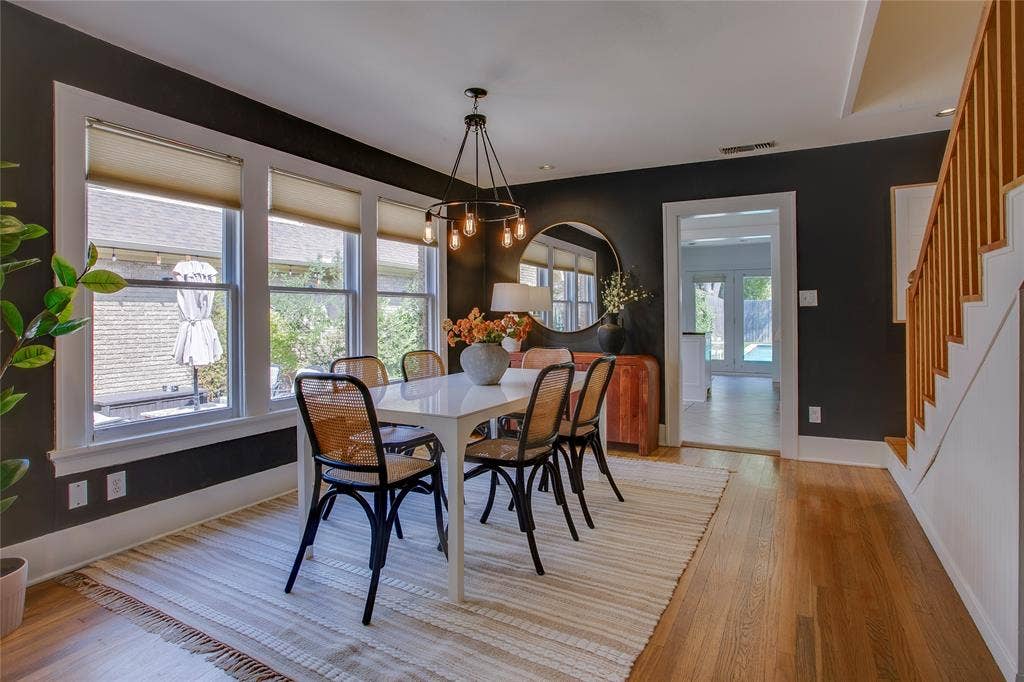 1038 N Edgefield Avenue, Dallas, TX 75208 1038 N Edgefield Avenue, Dallas, TX 75208