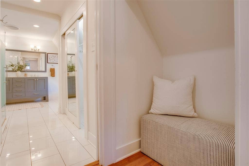 1038 N Edgefield Avenue, Dallas, TX 75208 1038 N Edgefield Avenue, Dallas, TX 75208