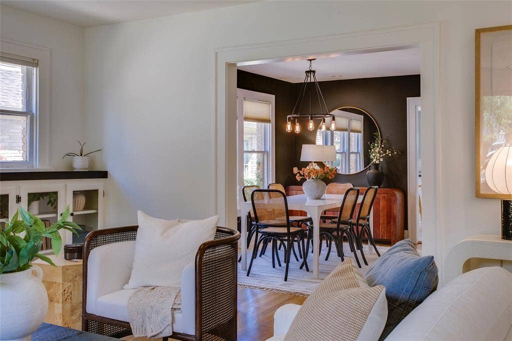 1038 N Edgefield Avenue, Dallas, TX 75208 1038 N Edgefield Avenue, Dallas, TX 75208
