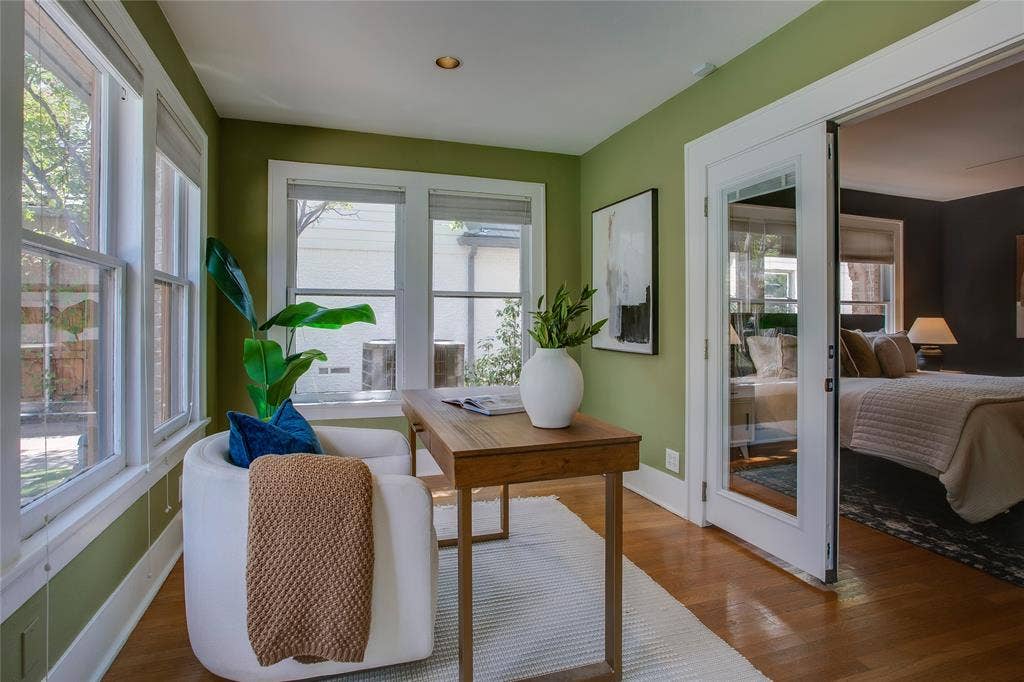 1038 N Edgefield Avenue, Dallas, TX 75208 1038 N Edgefield Avenue, Dallas, TX 75208