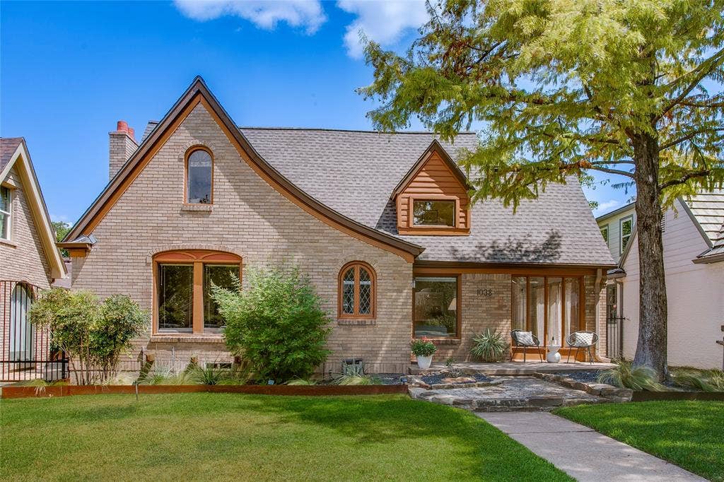 1038 N Edgefield Avenue, Dallas, TX 75208 1038 N Edgefield Avenue, Dallas, TX 75208