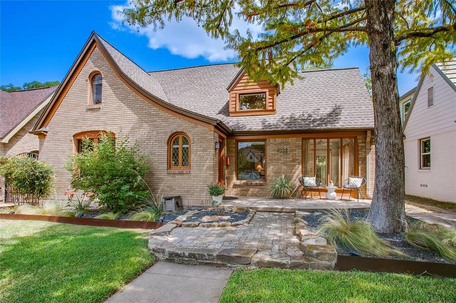 Property photo for 1038 N Edgefield Avenue, Dallas, TX