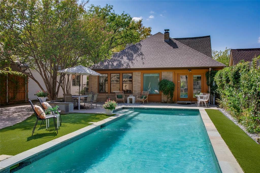 1038 N Edgefield Avenue, Dallas, TX 75208 1038 N Edgefield Avenue, Dallas, TX 75208