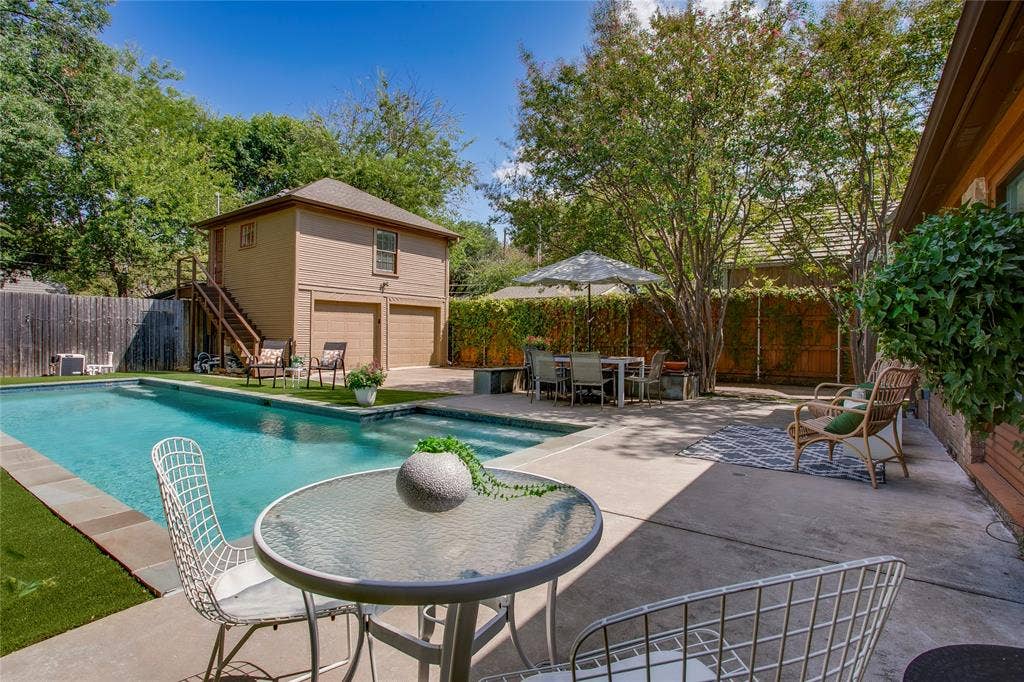 1038 N Edgefield Avenue, Dallas, TX 75208 1038 N Edgefield Avenue, Dallas, TX 75208