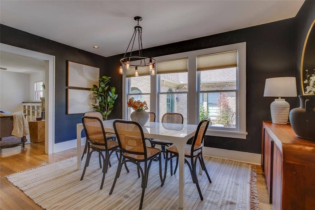 1038 N Edgefield Avenue, Dallas, TX 75208 1038 N Edgefield Avenue, Dallas, TX 75208
