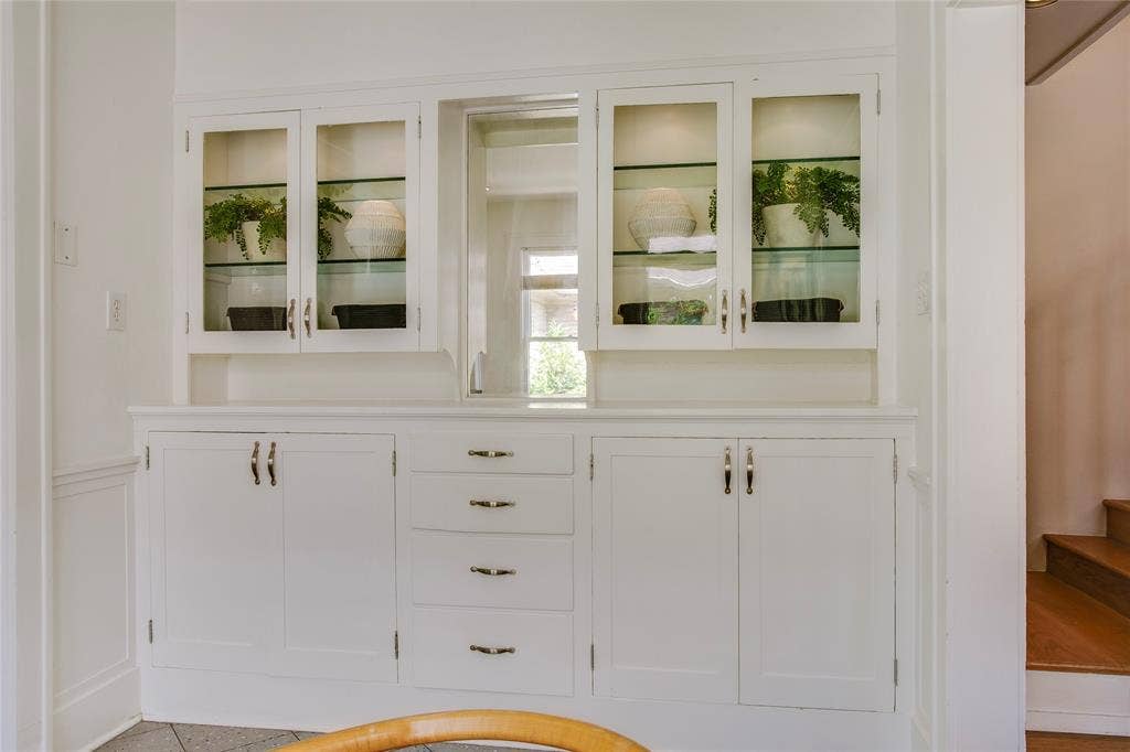 1038 N Edgefield Avenue, Dallas, TX 75208 1038 N Edgefield Avenue, Dallas, TX 75208