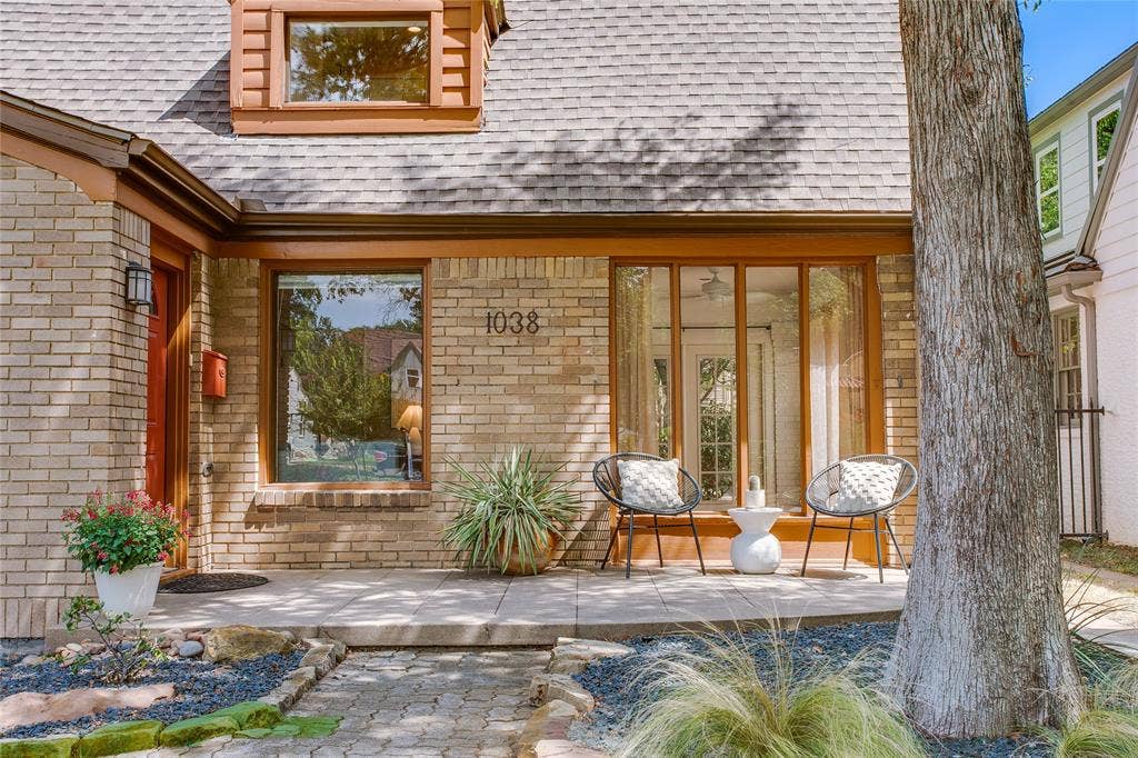 1038 N Edgefield Avenue, Dallas, TX 75208 1038 N Edgefield Avenue, Dallas, TX 75208