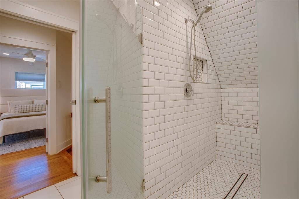 1038 N Edgefield Avenue, Dallas, TX 75208 1038 N Edgefield Avenue, Dallas, TX 75208