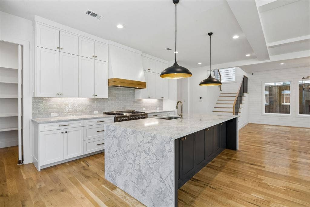 7323 Casa Loma Avenue, Dallas, TX 75214 7323 Casa Loma Avenue, Dallas, TX 75214