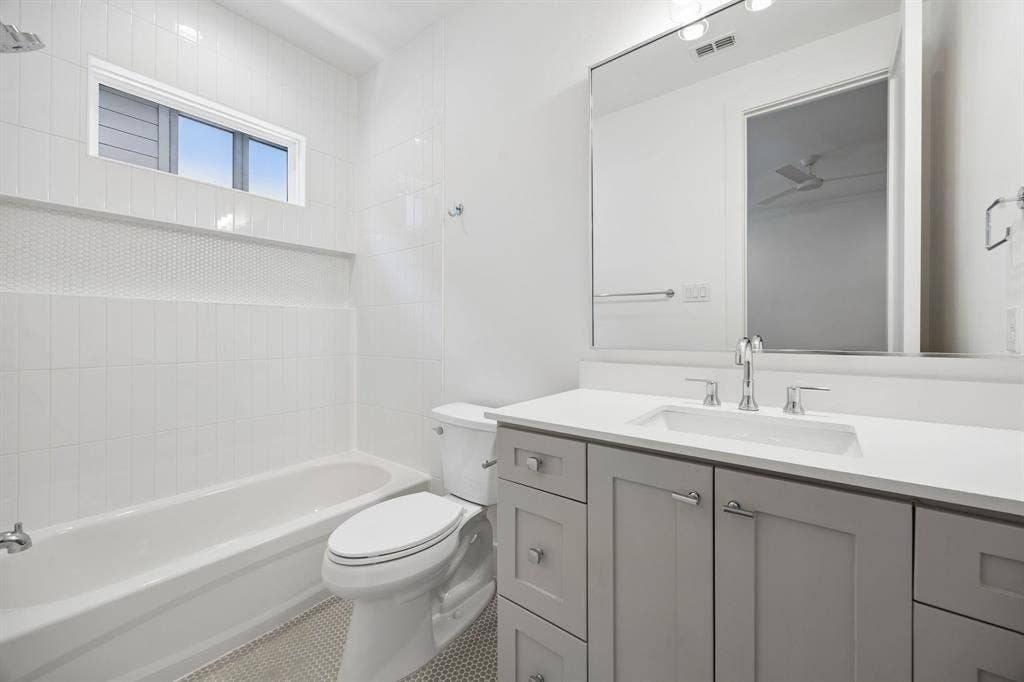 7323 Casa Loma Avenue, Dallas, TX 75214 7323 Casa Loma Avenue, Dallas, TX 75214