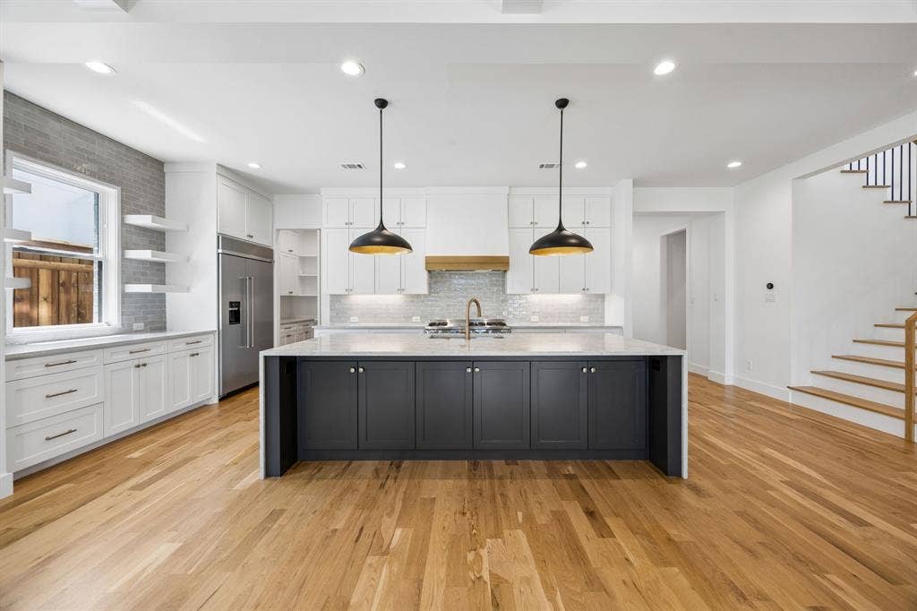 7323 Casa Loma Avenue, Dallas, TX 75214 7323 Casa Loma Avenue, Dallas, TX 75214