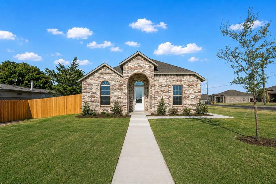 Property photo for 2201 UHL Road, Glenn Heights, TX