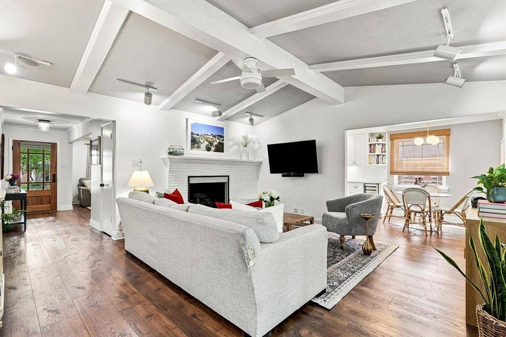 614 Parkview Lane, Richardson, TX 75080 614 Parkview Lane, Richardson, TX 75080