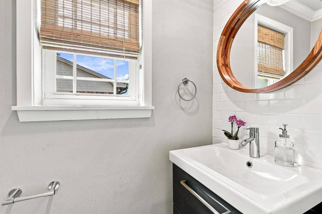 614 Parkview Lane, Richardson, TX 75080 614 Parkview Lane, Richardson, TX 75080