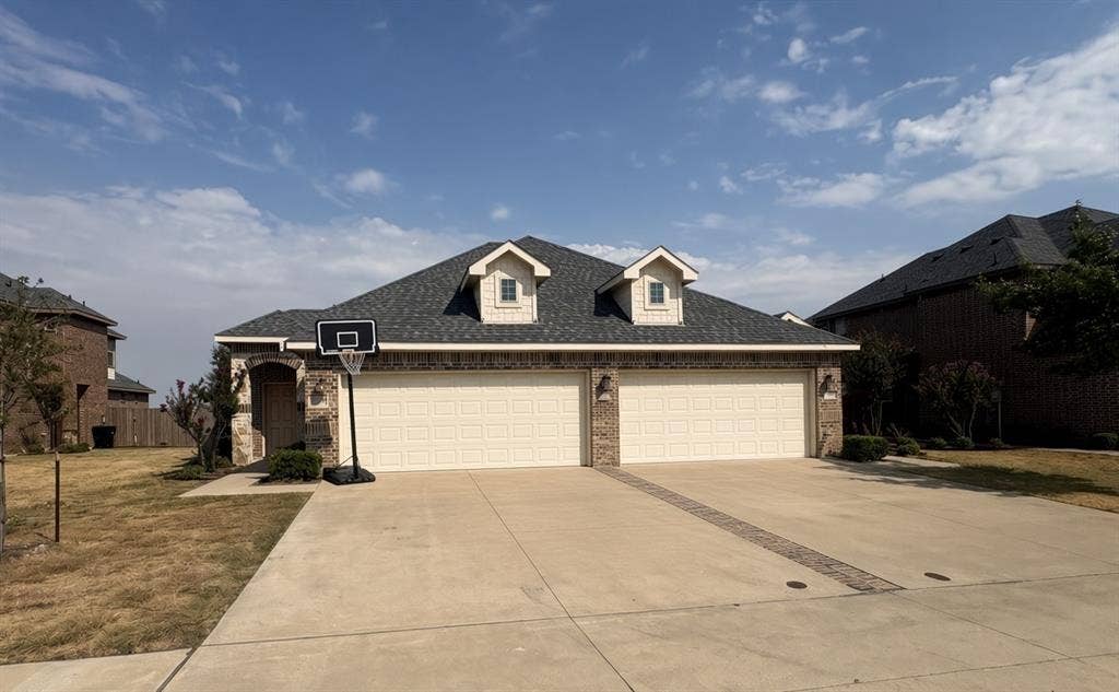 1029-1031 Skyview Court, Midlothian, TX 76065