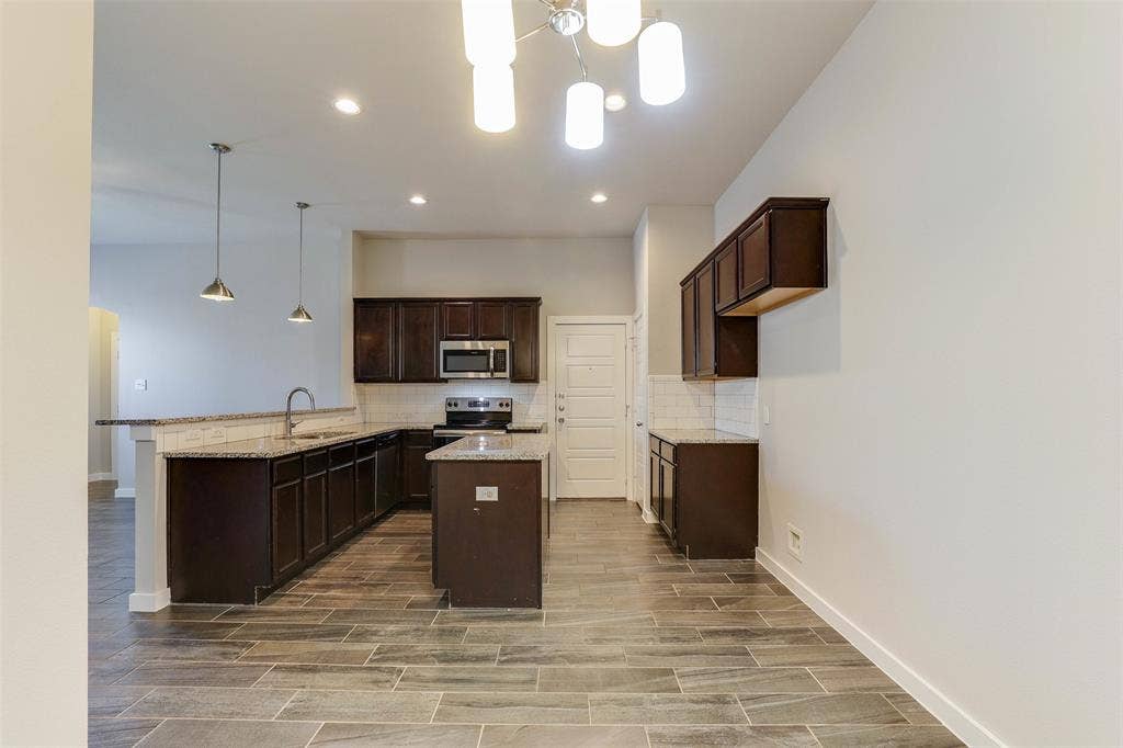 1029-1031 Skyview Court, Midlothian, TX 76065