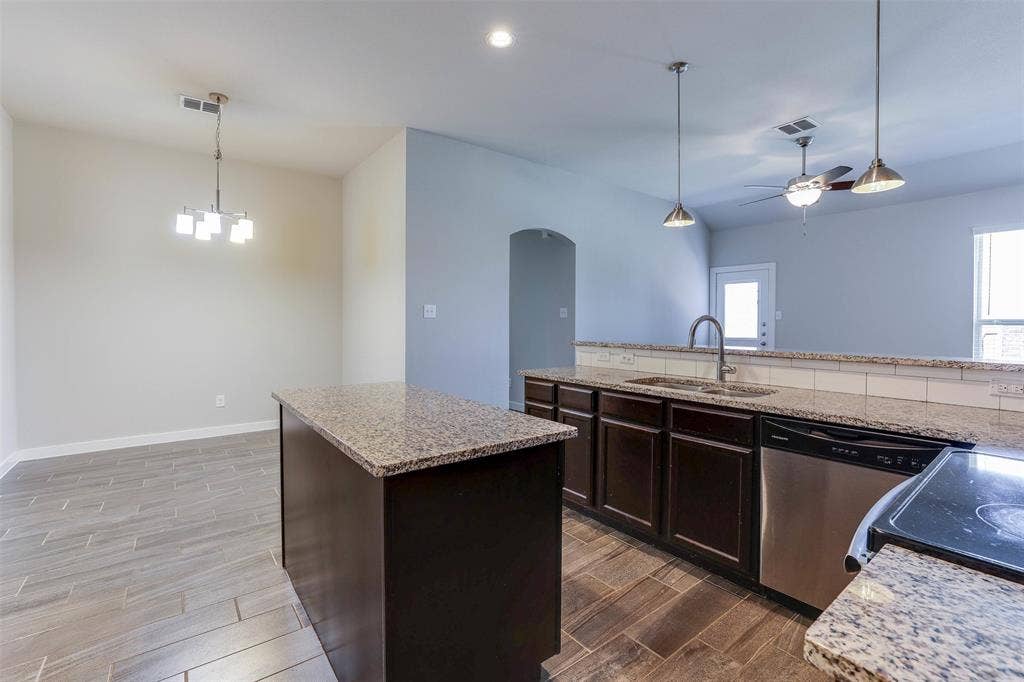 1029-1031 Skyview Court, Midlothian, TX 76065