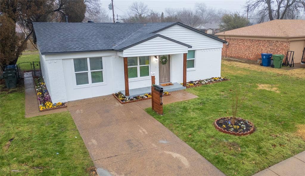 1213 Bowie Street, Garland, TX 75040 1213 Bowie Street, Garland, TX 75040