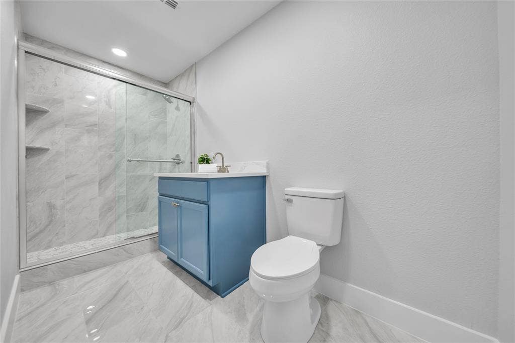 1213 Bowie Street, Garland, TX 75040 1213 Bowie Street, Garland, TX 75040