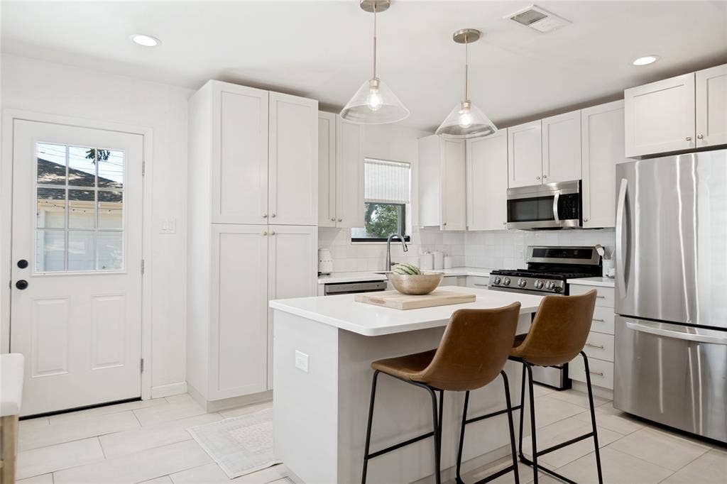 754 Kirkwood Drive, Dallas, TX 75218 754 Kirkwood Drive, Dallas, TX 75218