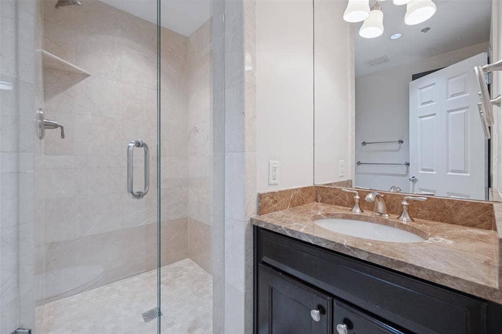 5909 Luther Lane, #1100, Dallas, TX 75225 5909 Luther Lane, #1100, Dallas, TX 75225
