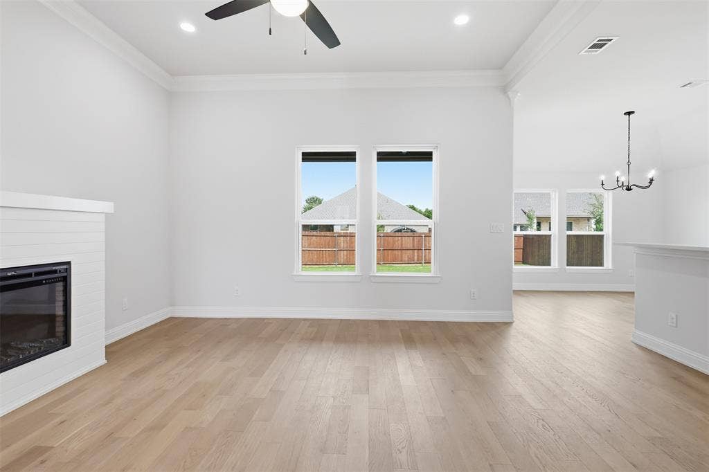 728 Raylan Street, Springtown, TX 76082 728 Raylan Street, Springtown, TX 76082