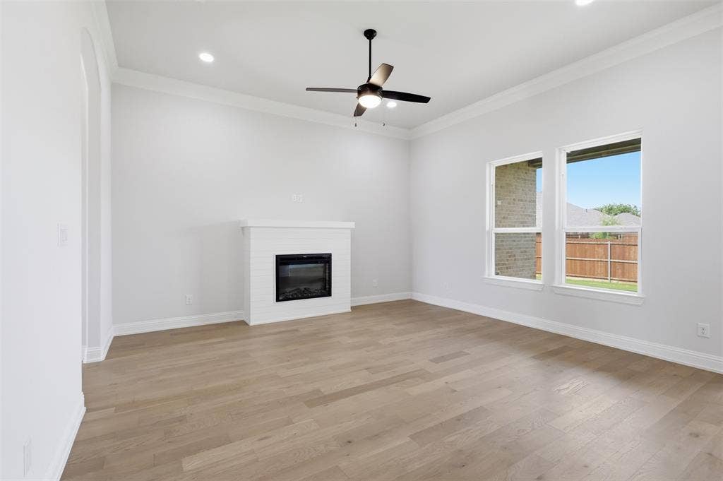 728 Raylan Street, Springtown, TX 76082 728 Raylan Street, Springtown, TX 76082
